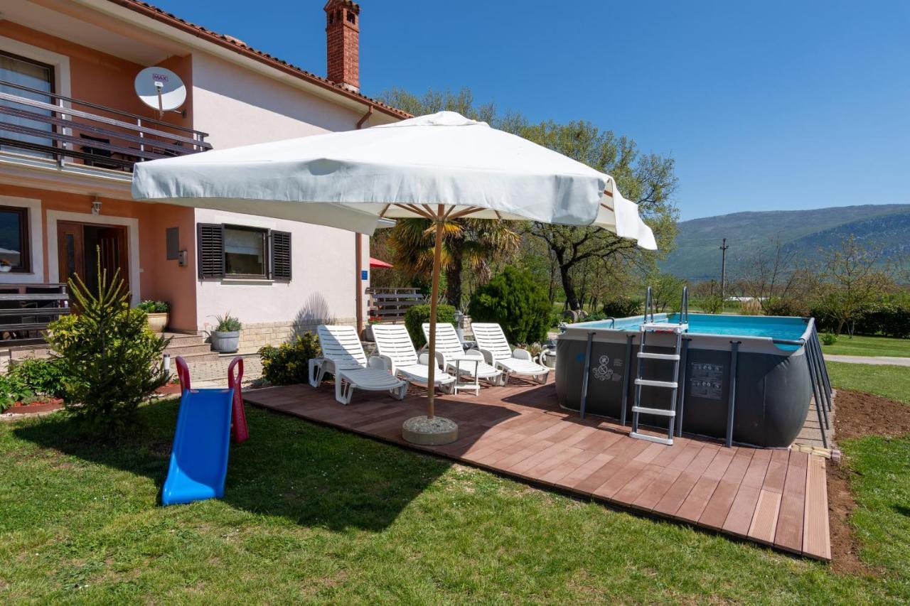 Family Friendly Apartments With A Swimming Pool Cepic, Central Istria - Sredisnja Istra - 11636 Zatka Cepic Εξωτερικό φωτογραφία