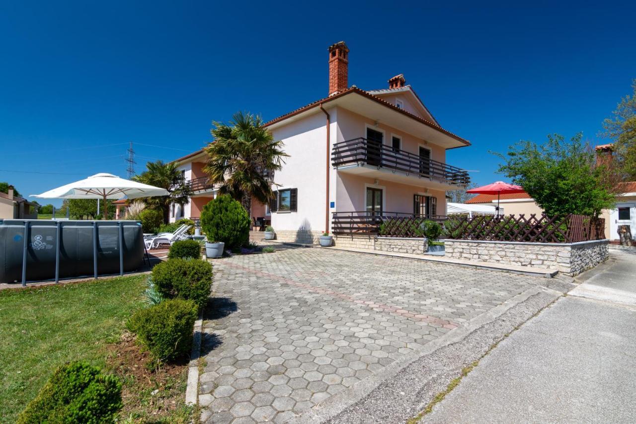 Family Friendly Apartments With A Swimming Pool Cepic, Central Istria - Sredisnja Istra - 11636 Zatka Cepic Εξωτερικό φωτογραφία