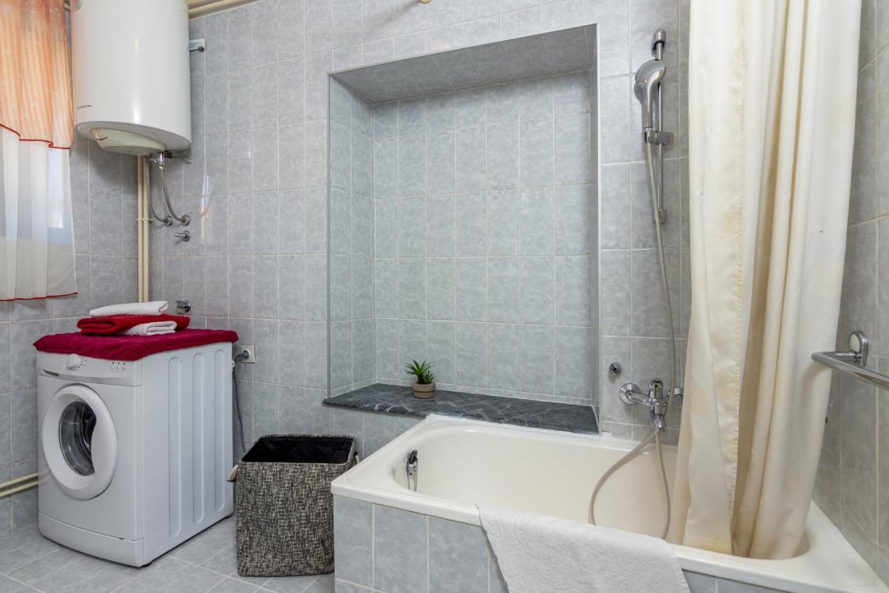 Family Friendly Apartments With A Swimming Pool Cepic, Central Istria - Sredisnja Istra - 11636 Zatka Cepic Εξωτερικό φωτογραφία