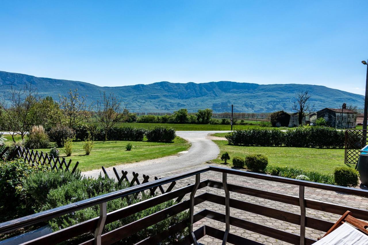 Family Friendly Apartments With A Swimming Pool Cepic, Central Istria - Sredisnja Istra - 11636 Zatka Cepic Εξωτερικό φωτογραφία