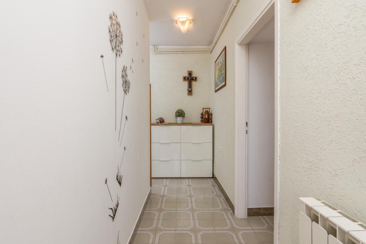 Family Friendly Apartments With A Swimming Pool Cepic, Central Istria - Sredisnja Istra - 11636 Zatka Cepic Εξωτερικό φωτογραφία