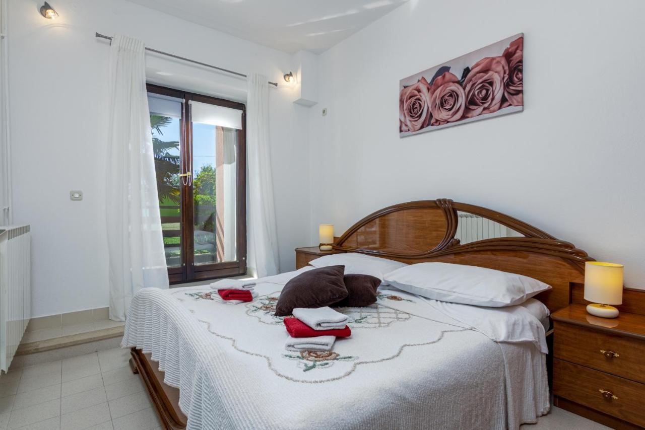 Family Friendly Apartments With A Swimming Pool Cepic, Central Istria - Sredisnja Istra - 11636 Zatka Cepic Εξωτερικό φωτογραφία