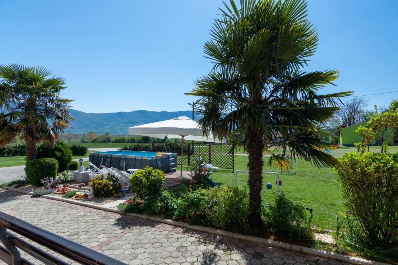 Family Friendly Apartments With A Swimming Pool Cepic, Central Istria - Sredisnja Istra - 11636 Zatka Cepic Εξωτερικό φωτογραφία