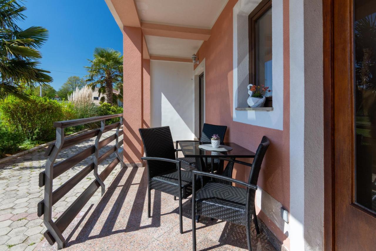 Family Friendly Apartments With A Swimming Pool Cepic, Central Istria - Sredisnja Istra - 11636 Zatka Cepic Εξωτερικό φωτογραφία